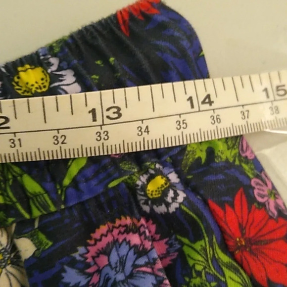 FLORAL SWIM, BOARD, EVERYDAY SHORTS, 2 ZIP, &1 HOOK & LOOP POCKET, 8.25" LENGTH - Picture 8 of 11